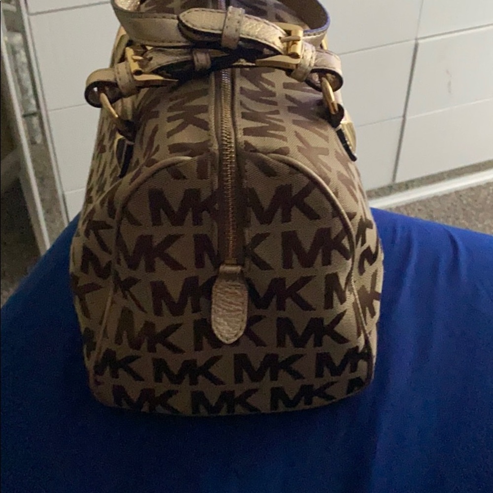 Purse - Picture 2 of 2